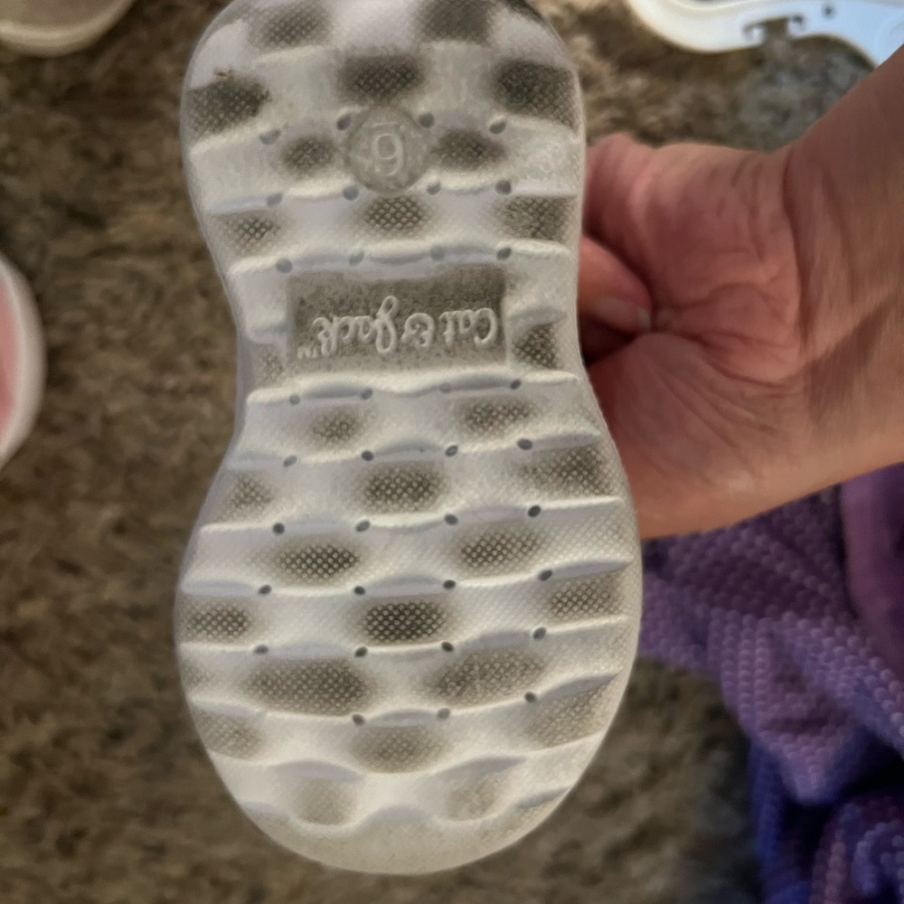 Shoes - Picture 2 of 3